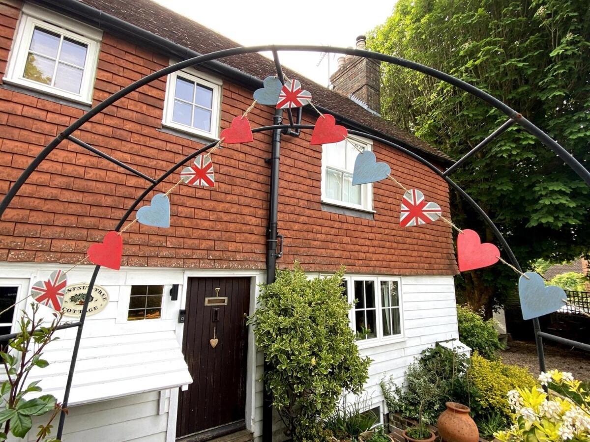 Chestnut Tree Cottage, 7 High Street Ardingly Esterno foto